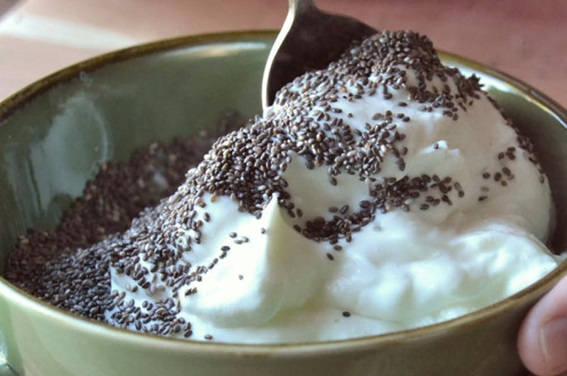 Iogurte Grego com Semente de Chia