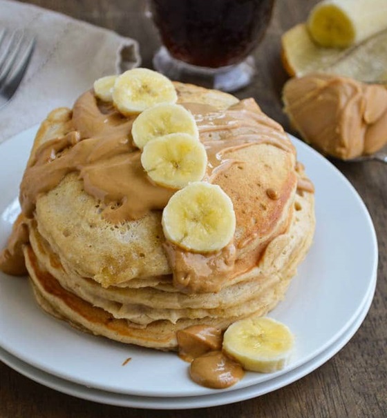 Panqueca de pasta de amendoim e banana