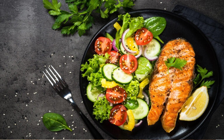 Salmao Grelhado com Legumes Assados